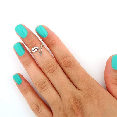 Lips Design Knuckle Ring Sterling Silver jewelry for women | VANDA Jewelry.